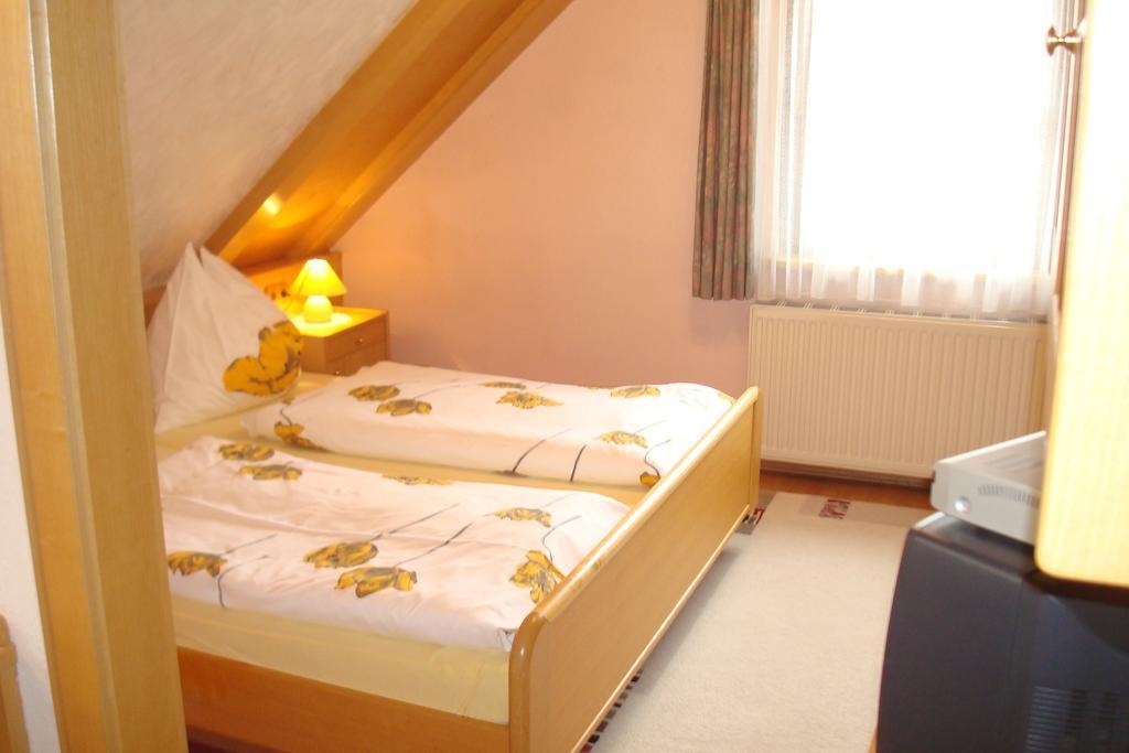 Gaestehaus Moser Ramingstein Habitación foto